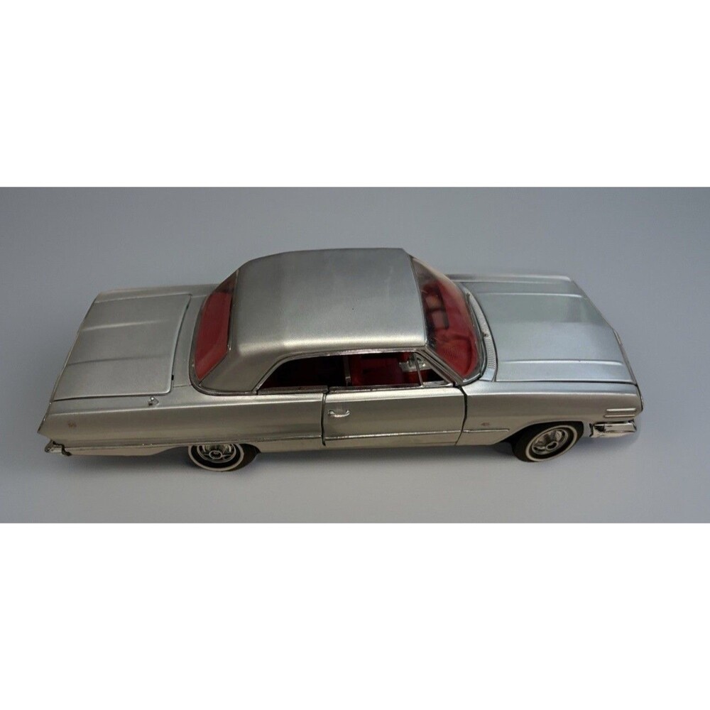 Franklin Mint 1963 Chevrolet Impala 1:24 Diecast Model Silver/Red
